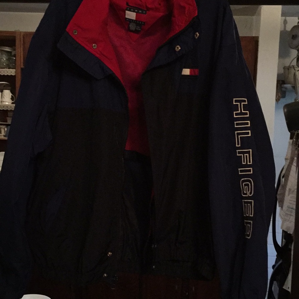 Vintage TOMMY HILFIGER WINDBREAKER